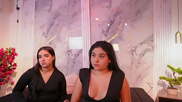 Scarlet and naomi online show from 01-16-26, 04:27