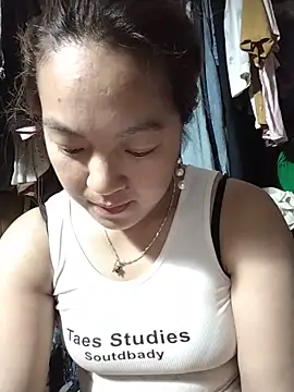 Snapshot of Lucky_cutee chatting on 05-21-26, 06:44 Lucky cutee online show from 05-21-26, 06:44
