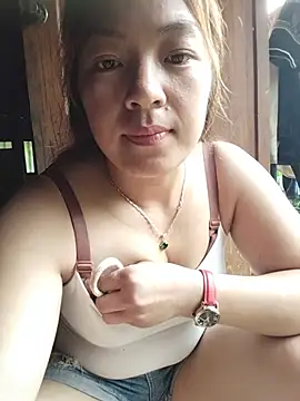 Snapshot of Lucky_cutee chatting on 06-28-26, 04:08 Lucky cutee online show from 06-28-26, 04:08