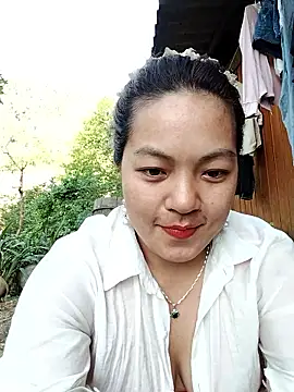 Snapshot of Lucky_cutee chatting on 05-14-26, 12:07 Lucky cutee online show from 05-14-26, 12:07