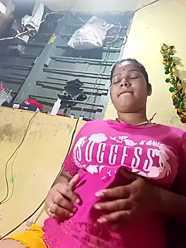 Snapshot of cftttttd56 chatting on 12-20-25, 01:14 cftttttd56 online show from 12-20-25, 01:14