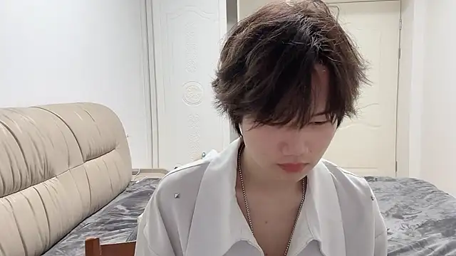 junnan001 online show from 12-23-25, 09:52