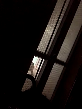 Snapshot of Bayyy-- chatting on 12-21-25, 11:05 Bayyy-- online show from 12-21-25, 11:05