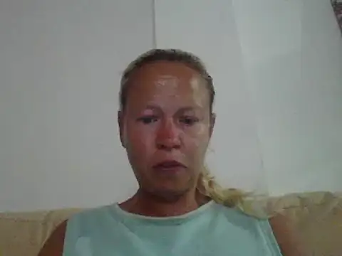 Snapshot of jennyblondeuk chatting on 06-16-26, 08:09 jennyblondeuk online show from 06-16-26, 08:09