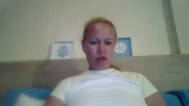Snapshot of jennyblondeuk chatting on 04-30-26, 08:57 jennyblondeuk online show from 04-30-26, 08:57
