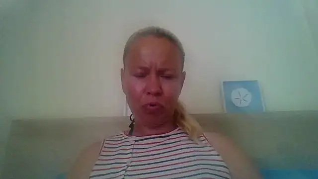 Snapshot of jennyblondeuk chatting on 05-04-26, 01:58 jennyblondeuk online show from 05-04-26, 01:58