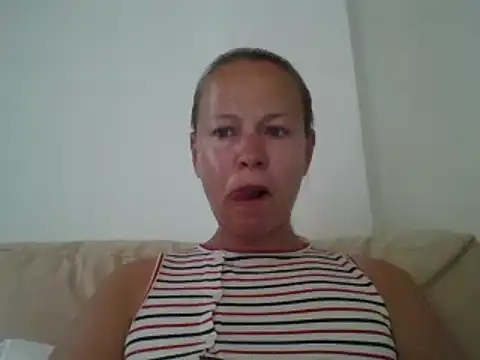 Snapshot of jennyblondeuk chatting on 05-30-26, 02:23 jennyblondeuk online show from 05-30-26, 02:23