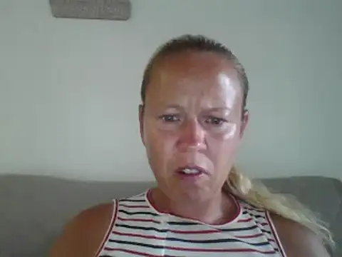Snapshot of jennyblondeuk chatting on 06-29-26, 07:24 jennyblondeuk online show from 06-29-26, 07:24