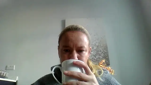 jennyblondeuk online show from 03-26-26, 04:05