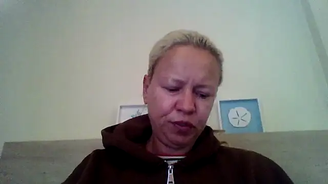 Snapshot of jennyblondeuk chatting on 05-09-26, 11:35 jennyblondeuk online show from 05-09-26, 11:35