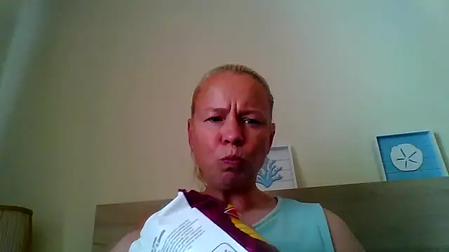 Snapshot of jennyblondeuk chatting on 04-22-26, 01:07 jennyblondeuk online show from 04-22-26, 01:07