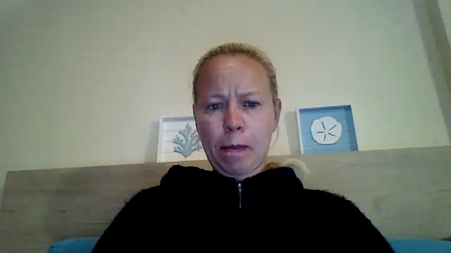 Snapshot of jennyblondeuk chatting on 05-06-26, 09:30 jennyblondeuk online show from 05-06-26, 09:30