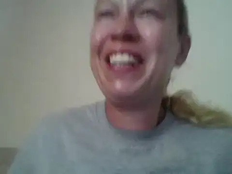 Snapshot of jennyblondeuk chatting on 05-22-26, 06:17 jennyblondeuk online show from 05-22-26, 06:17