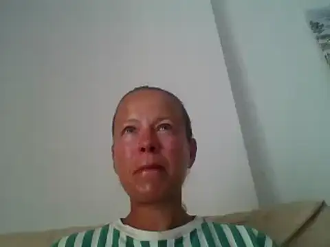 Snapshot of jennyblondeuk chatting on 06-10-26, 03:35 jennyblondeuk online show from 06-10-26, 03:35