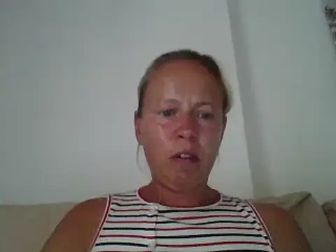 Snapshot of jennyblondeuk chatting on 06-22-26, 06:38 jennyblondeuk online show from 06-22-26, 06:38