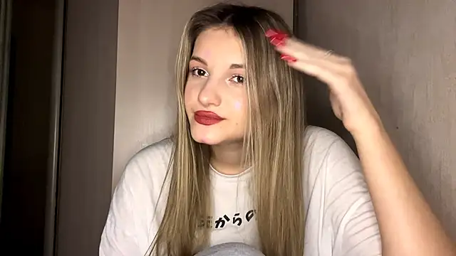 Snapshot of EmllyLighty chatting on 01-10-26, 08:09 EmllyLighty online show from 01-10-26, 08:09