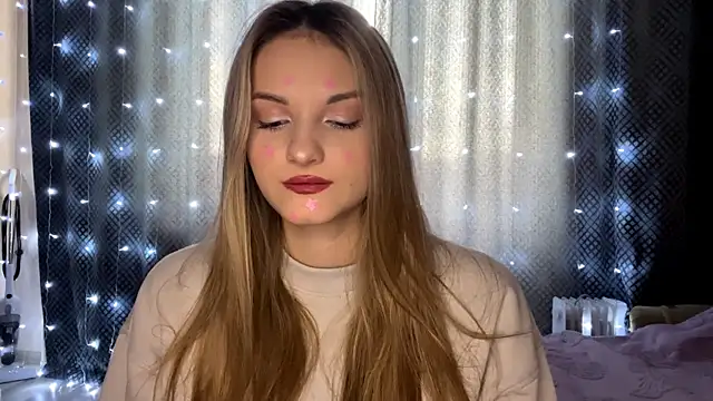 Snapshot of EmllyLighty chatting on 01-08-26, 08:20 EmllyLighty online show from 01-08-26, 08:20