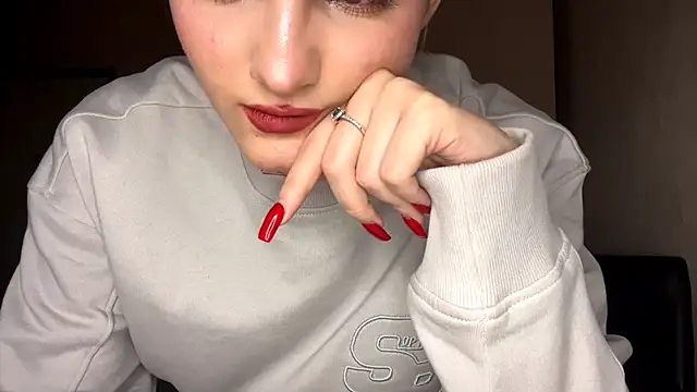 Snapshot of EmllyLighty chatting on 01-11-26, 08:32 EmllyLighty online show from 01-11-26, 08:32