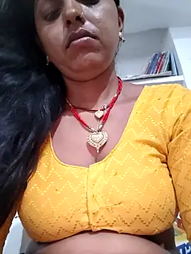 Snapshot of Mahima_rani34 chatting on 06-07-26, 10:04 Mahima rani34 online show from 06-07-26, 10:04