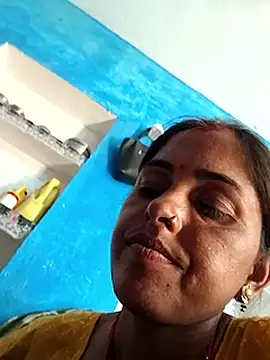 Snapshot of Mahima_rani34 chatting on 06-07-26, 09:58 Mahima rani34 online show from 06-07-26, 09:58