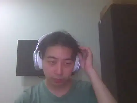 Snapshot of AJIJI1010 chatting on 03-26-26, 06:39 AJIJI1010 online show from 03-26-26, 06:39