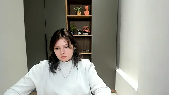 Snapshot of QuinnHeileman chatting on 12-21-25, 06:48 QuinnHeileman online show from 12-21-25, 06:48