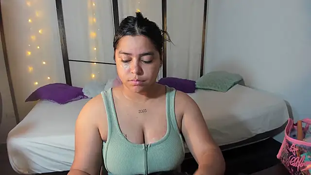 Snapshot of CelesteMoon5 chatting on 01-11-26, 10:49 CelesteMoon5 online show from 01-11-26, 10:49