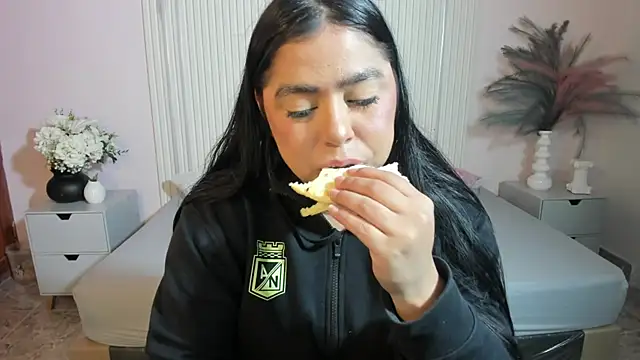 Snapshot of CelesteMoon5 chatting on 01-06-26, 08:35 CelesteMoon5 online show from 01-06-26, 08:35