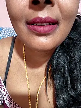 Snapshot of siri_tamiltelugu chatting on 02-13-26, 12:54 siri tamiltelugu online show from 02-13-26, 12:54