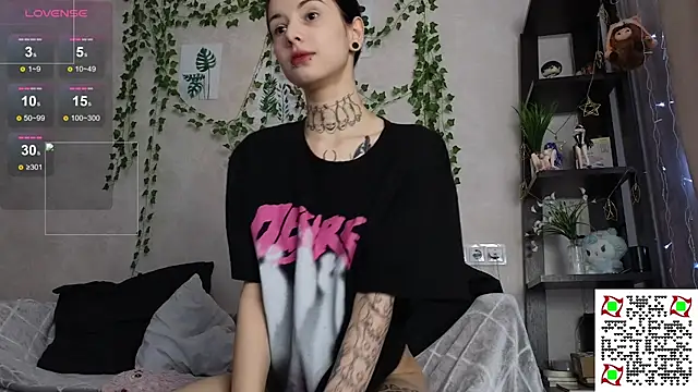 LeonaHinnes online show from 01-16-26, 03:43