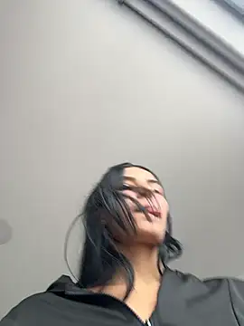 Snapshot of Ema_Rose_ chatting on 07-18-26, 09:34 Ema Rose online show from 07-18-26, 09:34