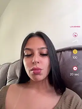 Snapshot of jujuarantes__2026 chatting on 05-26-26, 02:26 jujuarantes 2026 online show from 05-26-26, 02:26