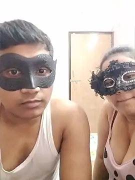 Snapshot of DesiSeductress chatting on 07-07-26, 07:17 DesiSeductress online show from 07-07-26, 07:17