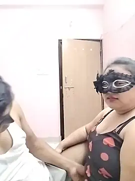Snapshot of DesiSeductress chatting on 07-01-26, 08:31 DesiSeductress online show from 07-01-26, 08:31