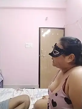 Snapshot of DesiSeductress chatting on 07-16-26, 06:05 DesiSeductress online show from 07-16-26, 06:05