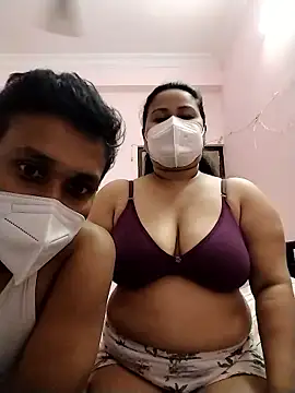 Snapshot of DesiSeductress chatting on 01-15-26, 05:38 DesiSeductress online show from 01-15-26, 05:38