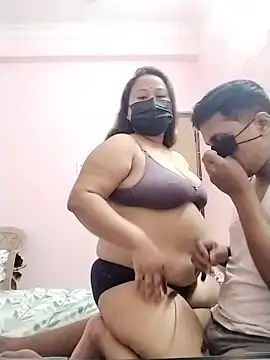 Snapshot of DesiSeductress chatting on 02-17-26, 05:43 DesiSeductress online show from 02-17-26, 05:43