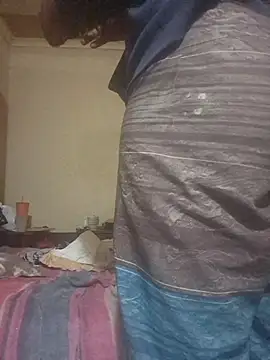 Snapshot of yourburget chatting on 02-15-26, 10:36 yourburget online show from 02-15-26, 10:36