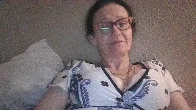 CrownedCuppa online show from 04-08-26, 09:16