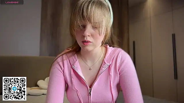 steffi meoww online show from 04-07-26, 09:16