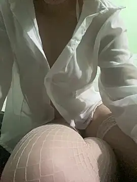 Snapshot of Mailisa_Hoa chatting on 04-25-26, 03:09 Mailisa Hoa online show from 04-25-26, 03:09
