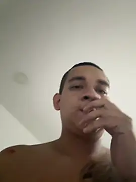 Snapshot of Camiloperez7729 chatting on 03-29-26, 04:58 Camiloperez7729 online show from 03-29-26, 04:58