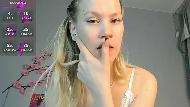 Nicolloves online show from 02-23-26, 01:18