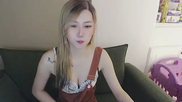 whitecat13 online show from 04-21-26, 11:17