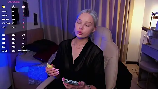 Leslie Caronn online show from 03-29-26, 07:32