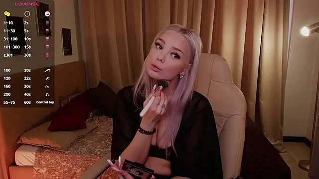 Leslie Caronn online show from 03-10-26, 09:02