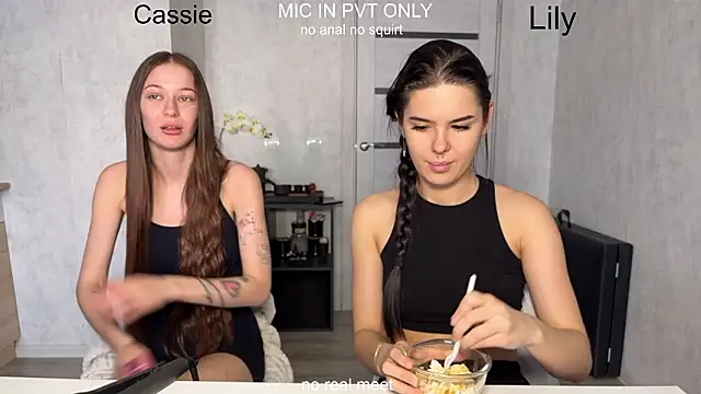 Snapshot of girls_secrets chatting on 02-09-26, 10:35 girls secrets online show from 02-09-26, 10:35