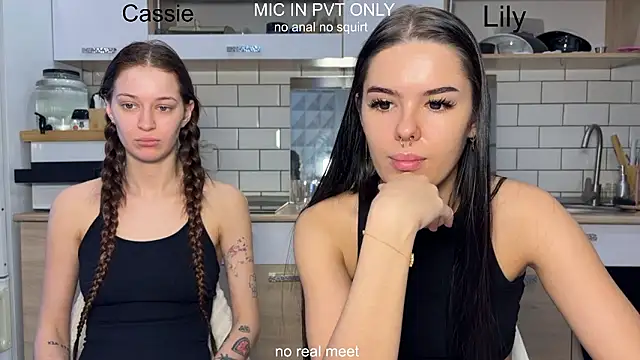 Snapshot of girls_secrets chatting on 02-13-26, 10:26 girls secrets online show from 02-13-26, 10:26