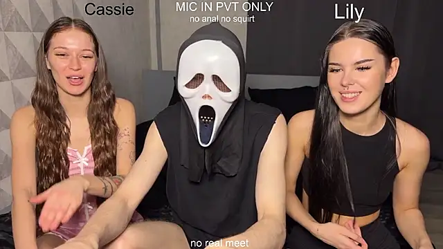 Snapshot of girls_secrets chatting on 02-22-26, 11:23 girls secrets online show from 02-22-26, 11:23