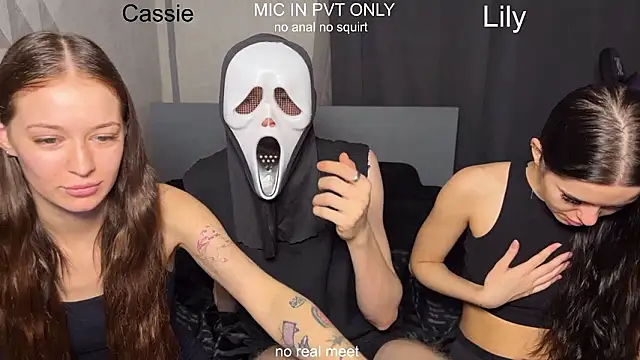 Snapshot of girls_secrets chatting on 02-21-26, 11:23 girls secrets online show from 02-21-26, 11:23